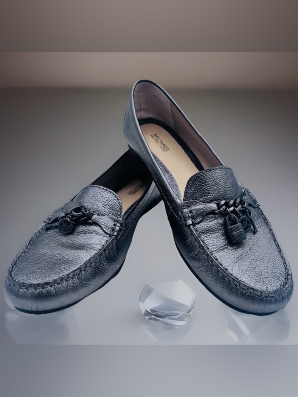 MICHAEL KORS Pebble Metalic Leather Loafers Women's Suki Lock Charms US 9.5M